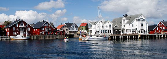 Henningsvær. Foto: Ronny Nilsen Henningsvær. Foto: Ronny Nilsen